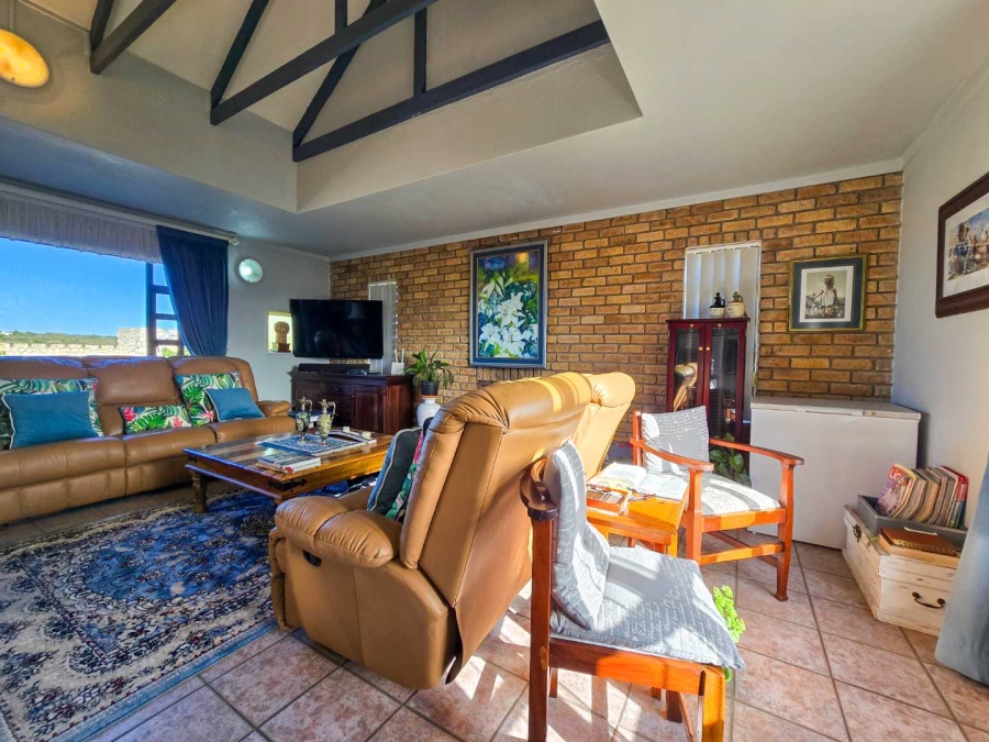 5 Bedroom Property for Sale in Stilbaai Wes Western Cape